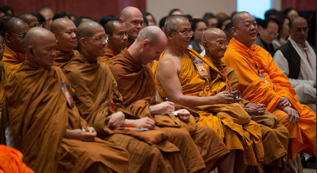參加對話活動的泰國僧人