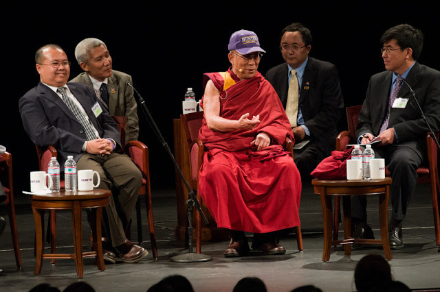達賴喇嘛尊者在亨特學院與華人學者、學生、作家等進行對話