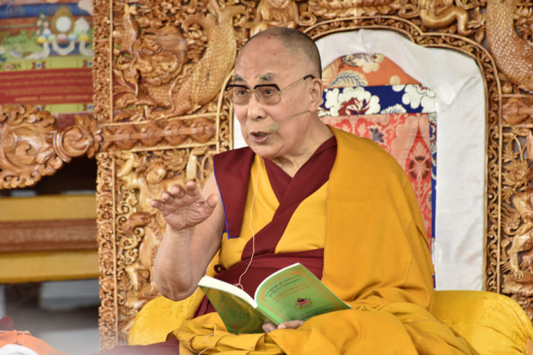 达赖喇嘛尊者教导藏斯卡僧俗民众要抛弃区分种姓高低的传统陋习