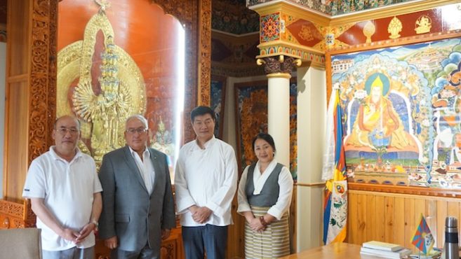 藏人行政中央洛桑森格同教育部长和安全部部长会见澳大利亚议员迈克尔·丹比大卫
