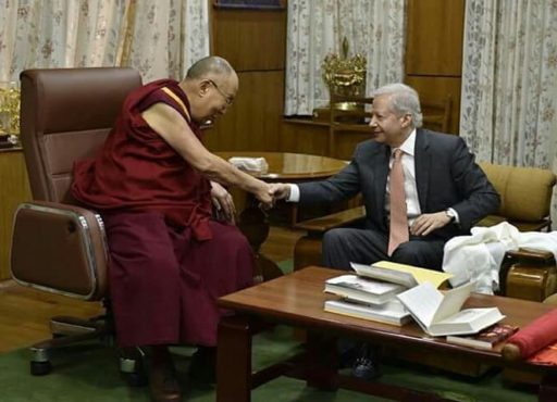 达赖喇嘛尊者接见美国驻印度大使肯尼斯•贾斯特