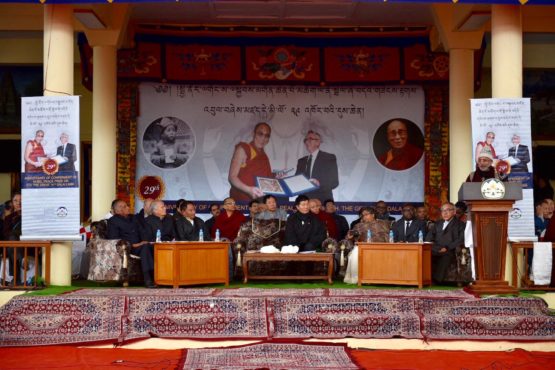 印度议会联邦院议员普拉迪普·坦塔在庆典活动上致辞   2018年12月10日 照片/Tenzin Phende/DIIR