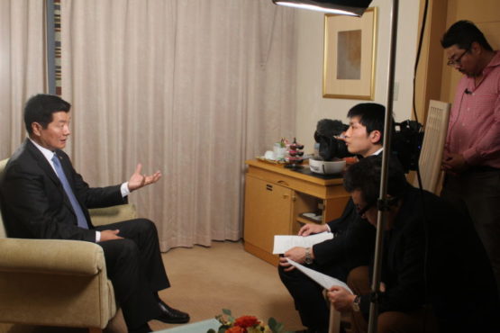司政洛桑森格在接受日本国家广播公司（NHK）的专访 2019年月25日