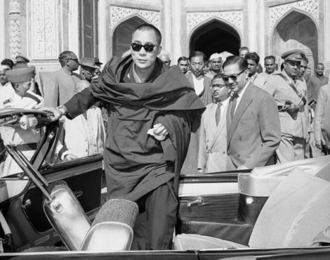 达赖喇嘛尊者年少时 照片/资料图片