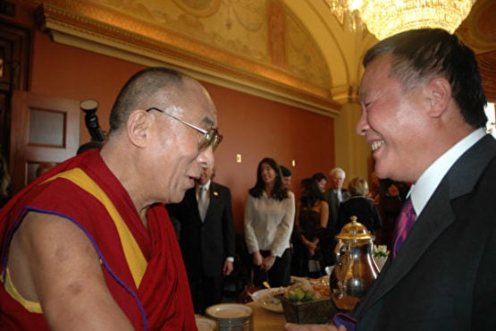 魏京生先生在美国国会山会见达赖喇嘛尊者 2007年10月17日 照片/黄慈萍