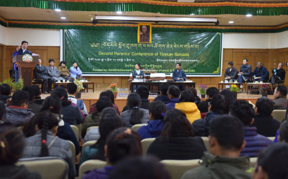 司政洛桑森格在第二届流亡藏人学校家长大会开幕式上致辞 2019年2月28日 照片/Tenzin Phende/CTA