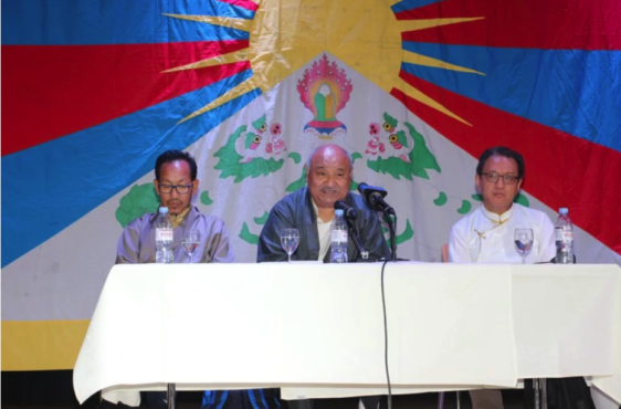 藏人行政中央选举事务署署长索南曲培在向瑞士藏人社区成员发表讲话 照片/驻瑞士办事处提供
