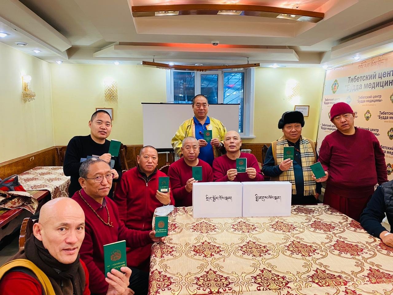居住在布里亚特共和国居的僧俗藏人在投票选举下一任司政和第十七届西藏人民议会议员 照片/驻俄罗斯办事处提供